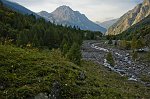 7- Pianoro alla base delle cascate